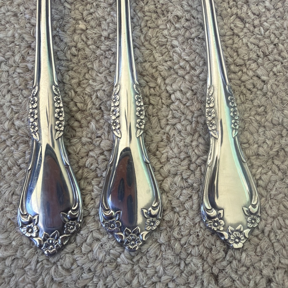 Lot of 12 Wm A Rogers Oneida LTD Mansfield Amadeus Deluxe Stainless Flatware EUC - Picture 8 of 14